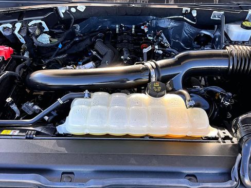 Used 2024 Ford Expedition Platinum image 32