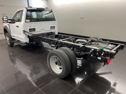 New 2025 Ford F550 4x4 Regular Cab Super Duty image 4