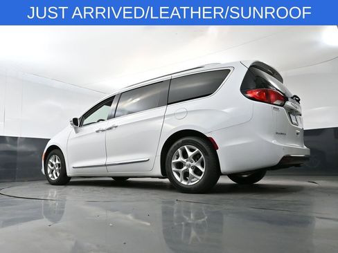 Used 2019 Chrysler Pacifica Limited FWD image 21