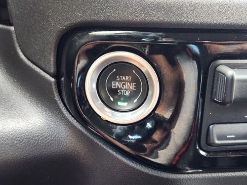 Used 2022 Chevrolet Silverado 1500 LTZ AWD/4WD image 21