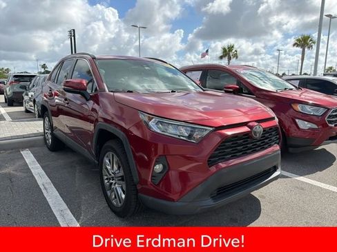 Used 2020 Toyota RAV4 XLE Premium FWD image 1