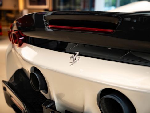 Used 2025 Ferrari SF90 Spider image 49