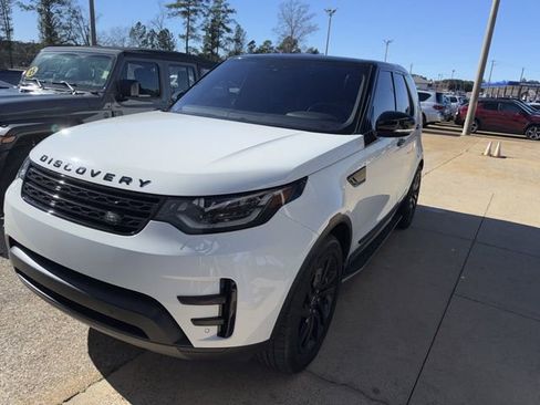 Used 2019 Land Rover Discovery SE image 1
