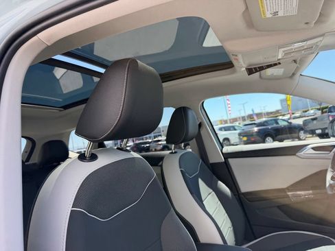 New 2026 Volkswagen Taos SE AWD/4WD image 22