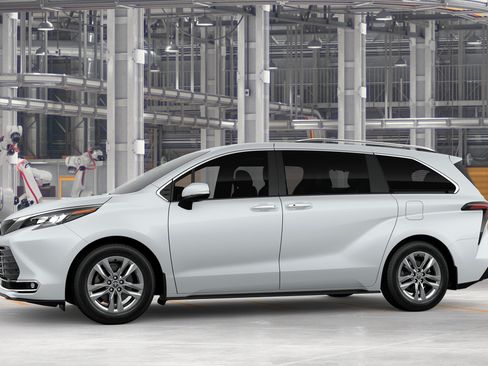 New 2026 Toyota Sienna Limited FWD image 5