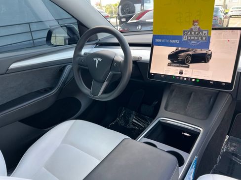 Used 2023 Tesla Model Y 2WD image 69