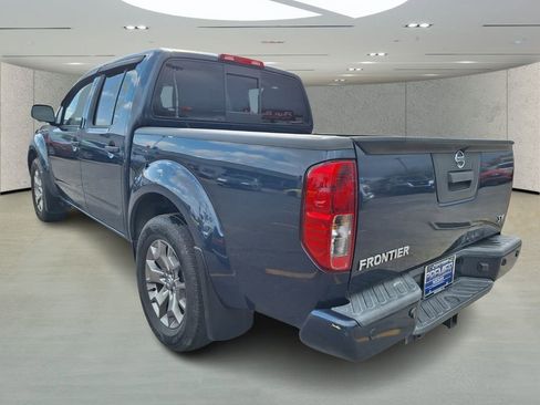 Certified 2021 Nissan Frontier SV image 3