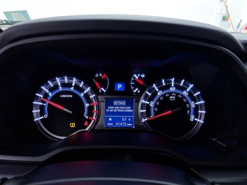 Used 2019 Toyota 4Runner TRD Off-Road Premium image 32