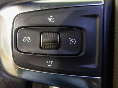 Used 2020 Chevrolet Blazer LT image 33