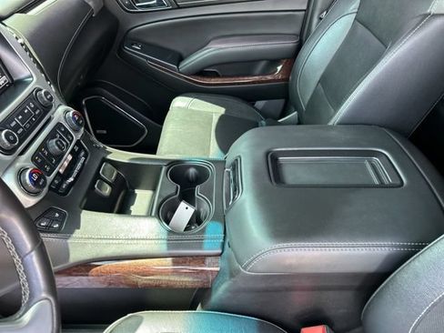 Used 2018 GMC Yukon SLT w/ Open Road Package AWD/4WD image 39