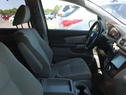 Used 2016 Honda Odyssey EX image 3