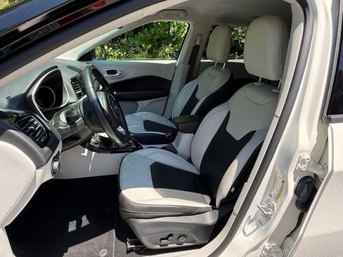 Used 2019 Jeep Compass Limited AWD/4WD image 11