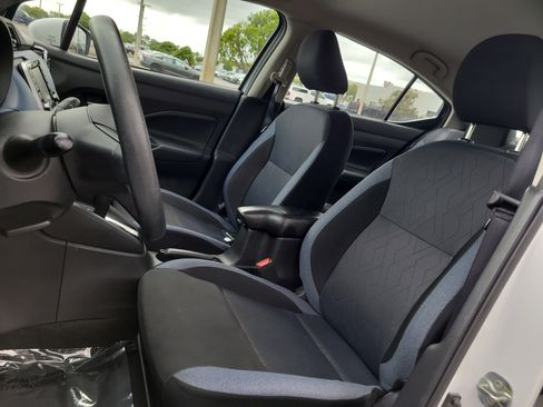 Used 2025 Nissan Versa SV image 19