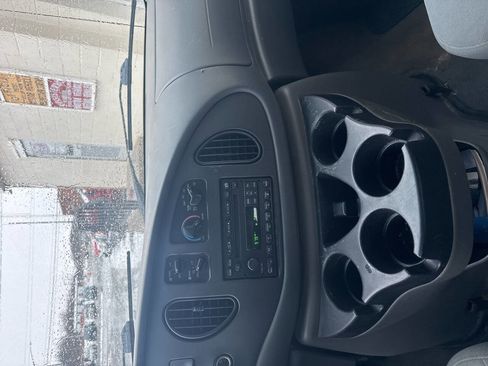 Used 2007 Ford E-150 and Econoline 150 E 150 XLT 3dr Passenger Van image 15