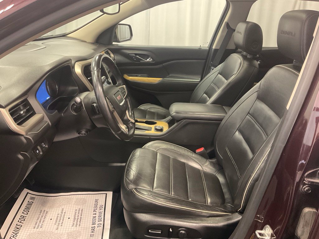 Used 2017 GMC Acadia Denali w/ Technology Package AWD/4WD image 4