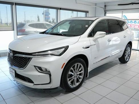 Used 2024 Buick Enclave Avenir image 5