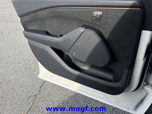 Used 2022 Ford Mustang Mach-E GT image 19