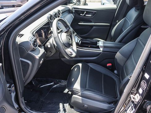 Used 2025 Mercedes-Benz GLC 300 image 18