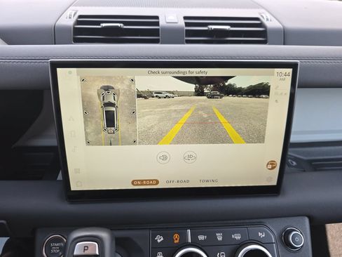 Used 2024 Land Rover Defender 130 X-Dynamic SE AWD/4WD image 24