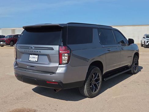 Used 2022 Chevrolet Suburban Z71 w/ Luxury Package AWD/4WD image 8