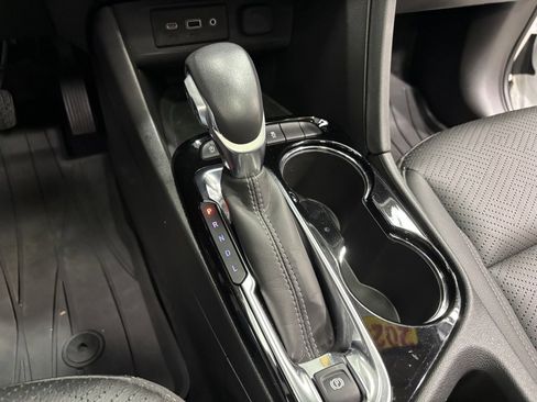 Used 2022 Buick Encore GX Essence w/ Experience Buick Package image 21