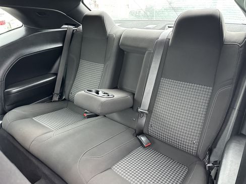 Used 2019 Dodge Challenger SXT image 12