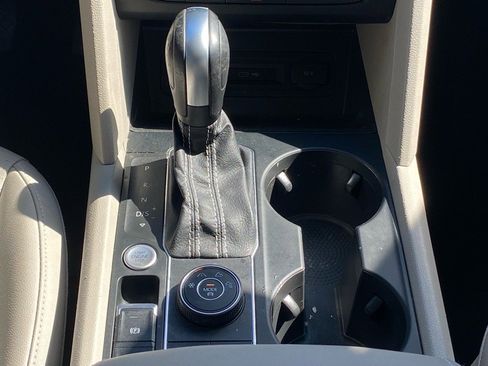 Used 2023 Volkswagen Atlas SE image 9