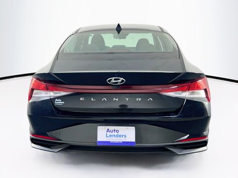 Used 2023 Hyundai Elantra SEL w/ Cargo Package FWD image 6