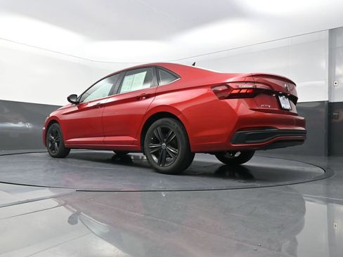 Used 2023 Volkswagen Jetta SE w/ Panoramic Sunroof Package FWD image 27