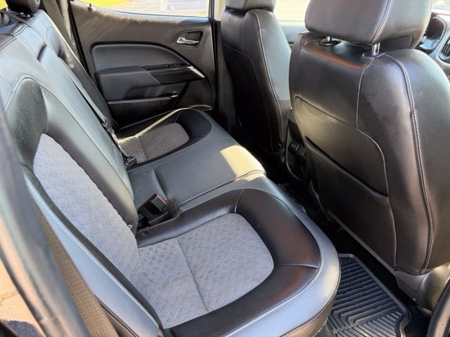 Used 2018 Chevrolet Colorado Z71 w/ Z71 Midnight Edition AWD/4WD image 38