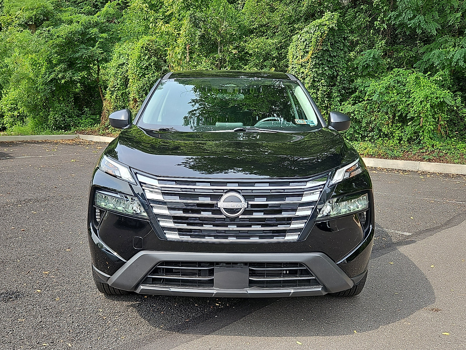 Certified 2026 Nissan Rogue S AWD/4WD image 2