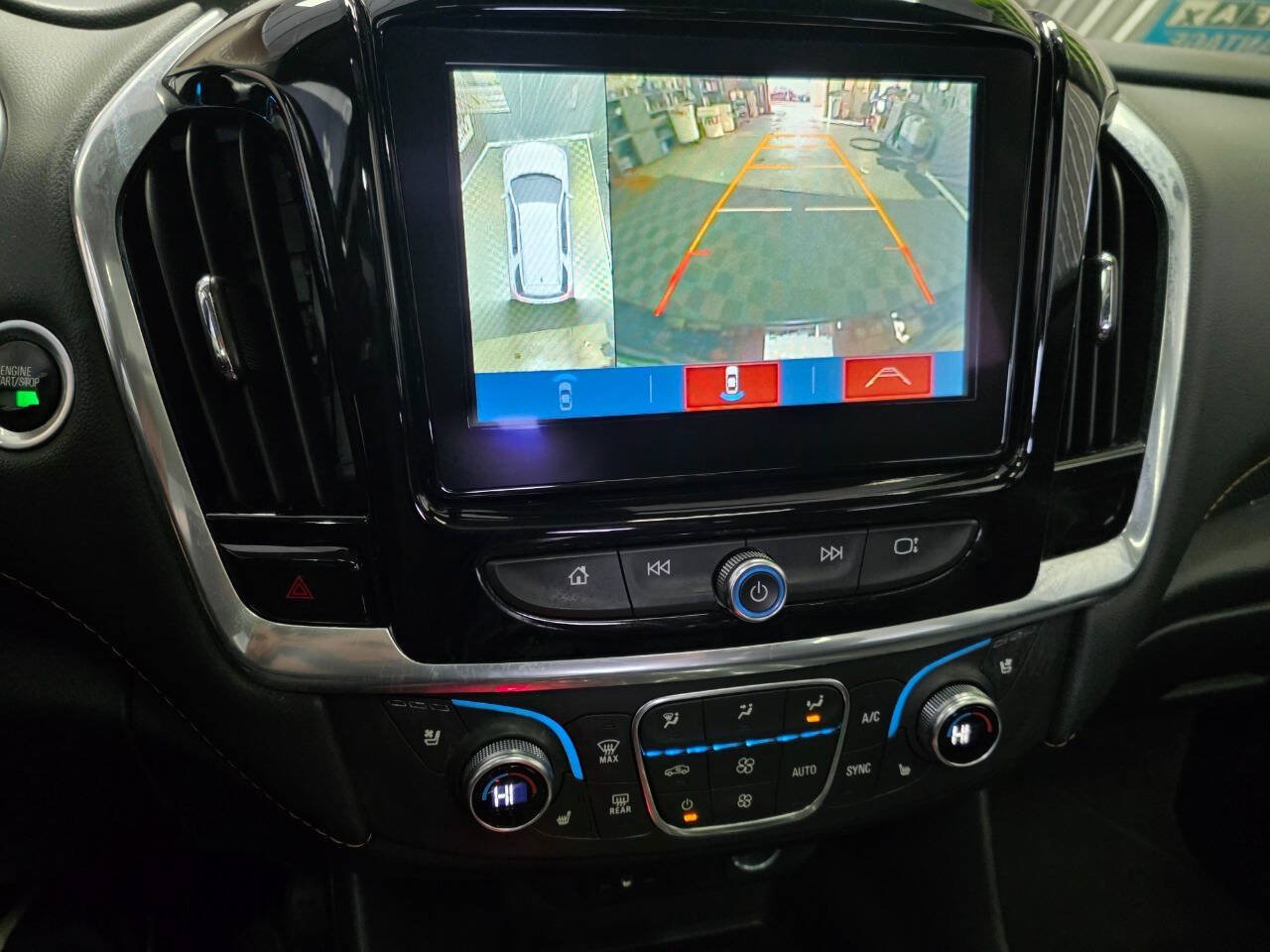 Used 2019 Chevrolet Traverse Premier w/ Driver Confidence II Package FWD image 23