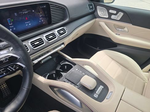 Certified 2025 Mercedes-Benz GLS 450 4MATIC image 31