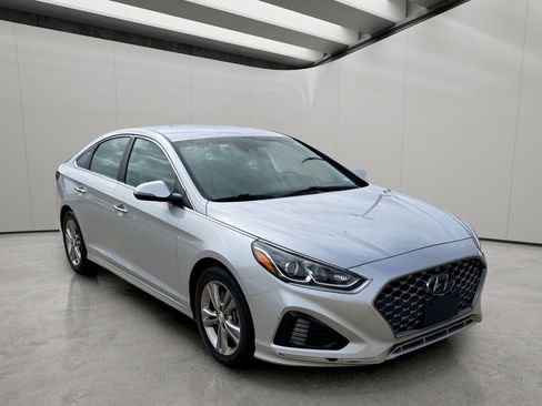 Used 2019 Hyundai Sonata SEL w/ Tech Package 02 FWD image 7