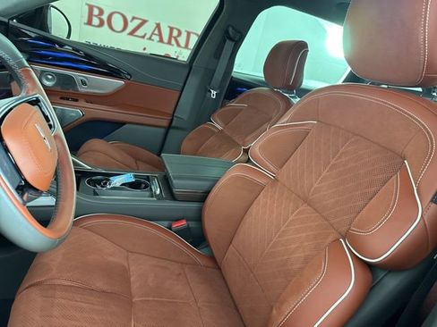 Used 2025 Lincoln Nautilus Black Label image 11