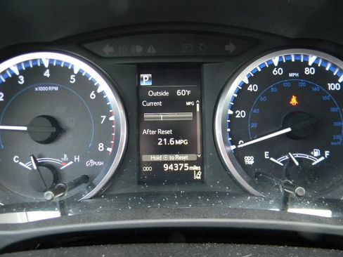 Used 2018 Toyota Highlander Plus AWD/4WD image 10