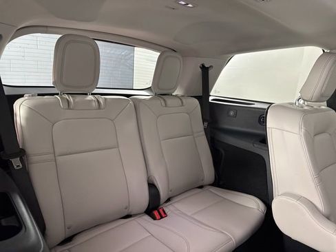 New 2026 Lincoln Aviator 2WD image 25