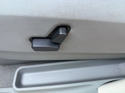 Used 2008 Dodge Grand Caravan SXT FWD image 17