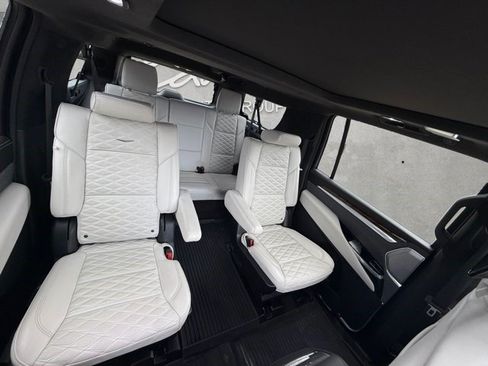 Certified 2025 Cadillac Escalade ESV Sport Platinum AWD/4WD image 5