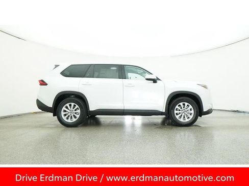 Certified 2024 Toyota Grand Highlander XLE image 27