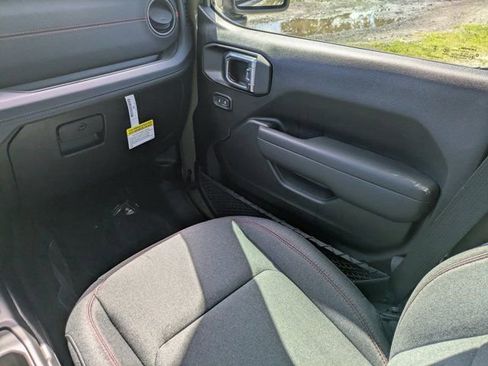 New 2025 Jeep Wrangler Unlimited Rubicon image 15