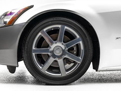 Used 2005 Cadillac XLR image 13