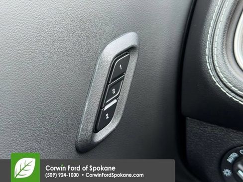 Used 2022 Dodge Challenger SRT Hellcat w/ Plus Package RWD image 19
