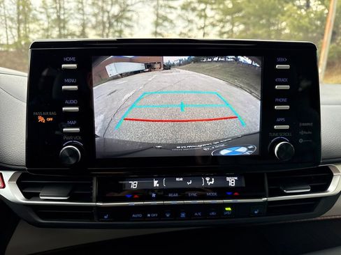 Used 2024 Toyota Sienna XLE image 17