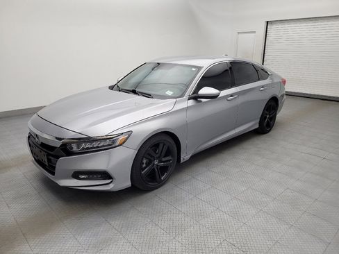 Used 2019 Honda Accord Sport image 2