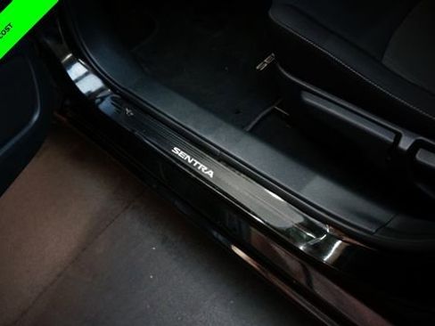 Certified 2022 Nissan Sentra SV FWD image 29