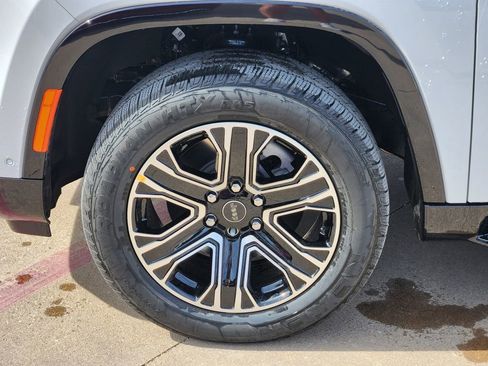 New 2026 Jeep Grand Wagoneer 4WD image 7