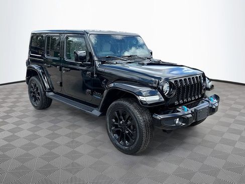 Used 2021 Jeep Wrangler Unlimited Sahara image 4