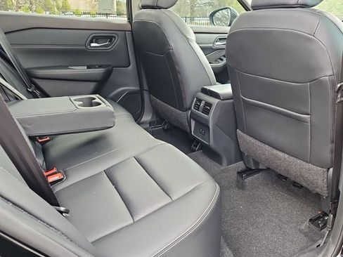 Used 2023 Nissan Rogue SL image 11