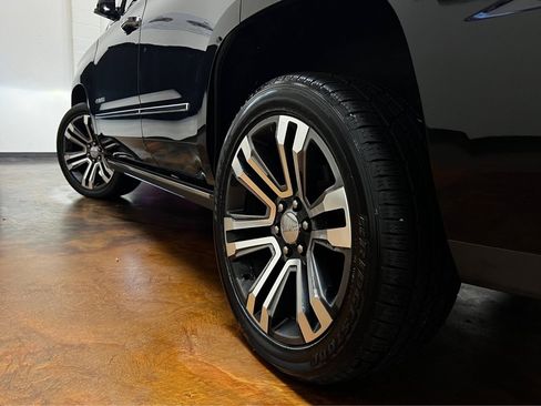 Used 2018 GMC Yukon Denali w/ Denali Ultimate Package AWD/4WD image 42